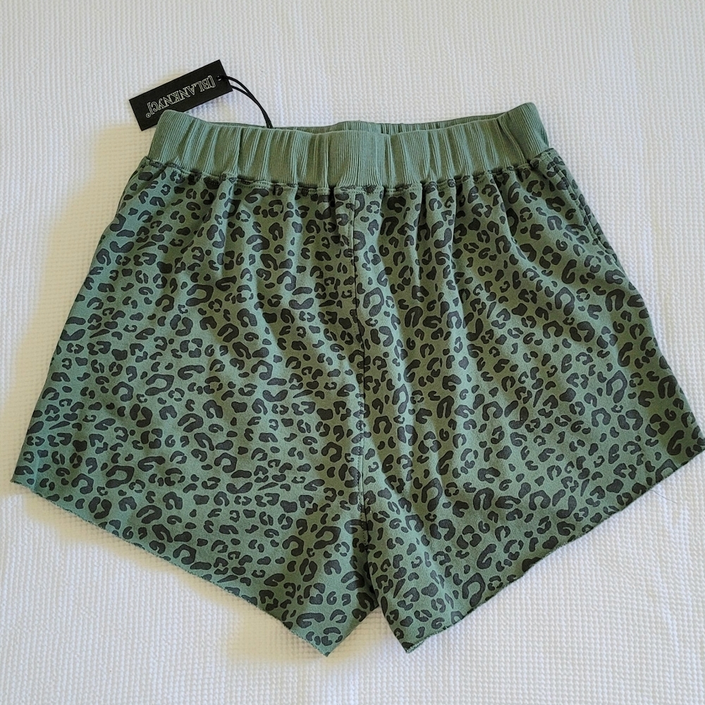 Blank NYC🗽Leopard🐆 Print Lounge Shorts - NWT - Picture 2 of 14